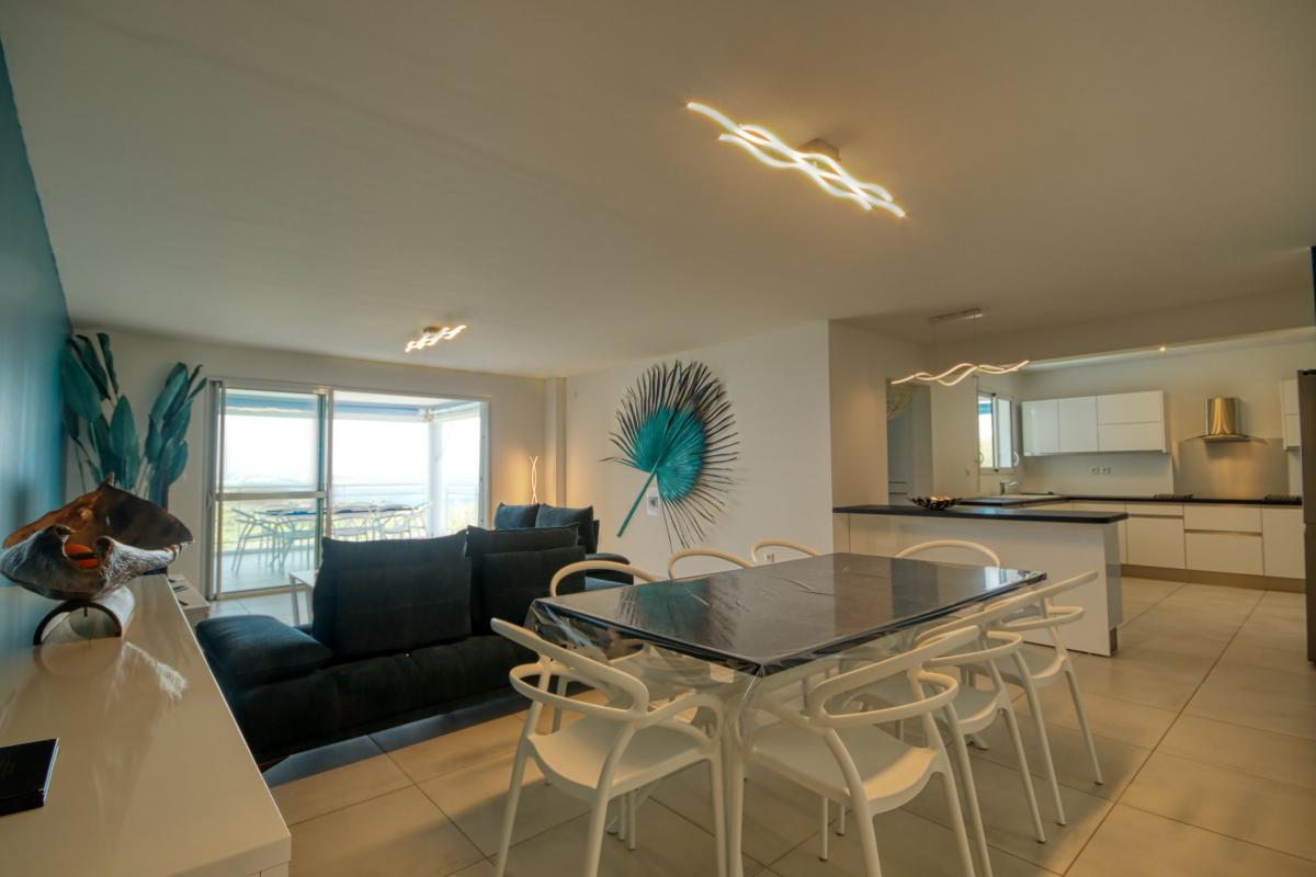 Location appartement luxe Trois Ilet Martinique - Espace repas interieur